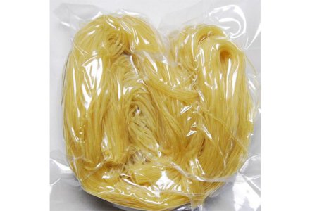 Noodle thermoforming vacuum sealed